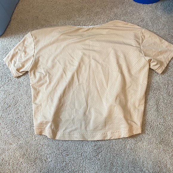 Pink cropped workout top - Picture 3 of 3